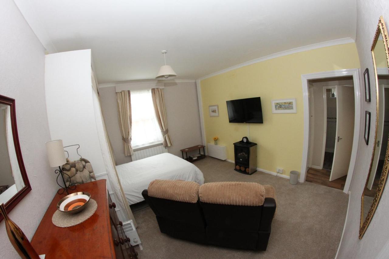 Parterre Holiday Apartments Sandown Exterior photo